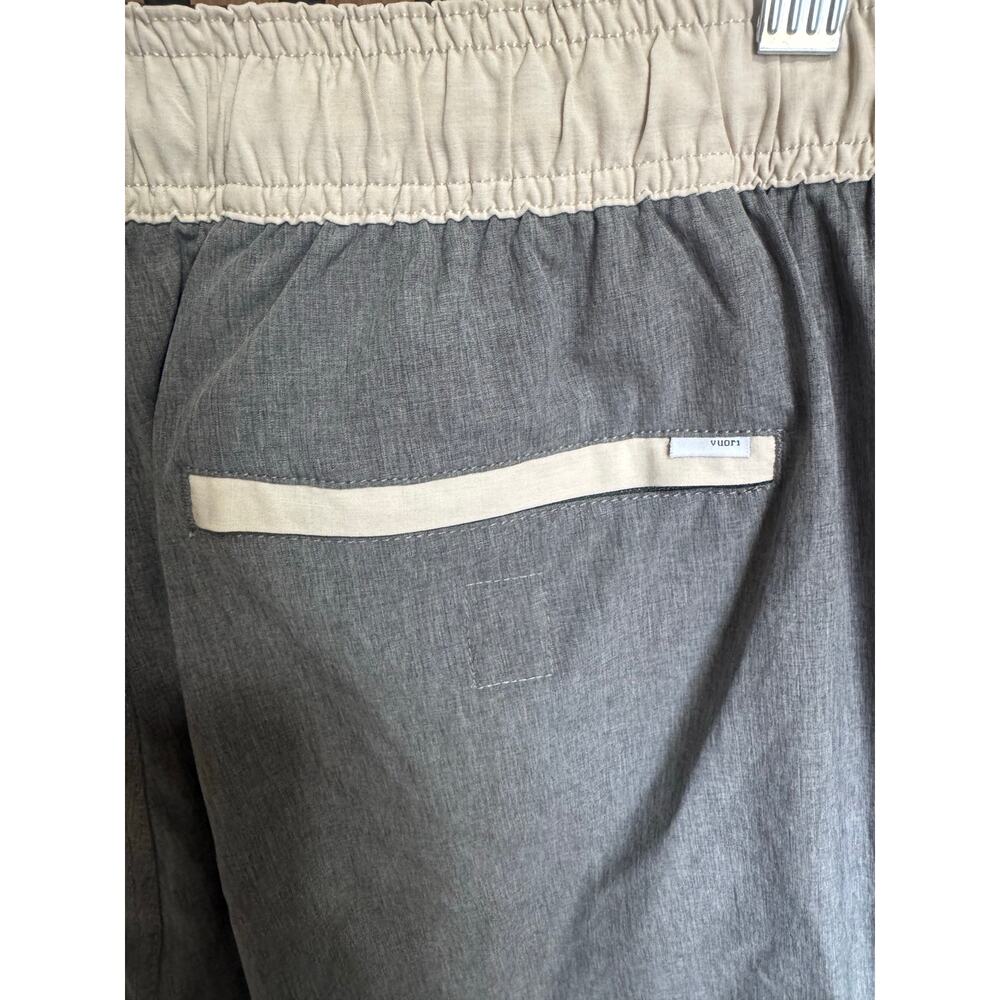 Vuori Men's Banks Unlined Athletic Shorts Gray White Size XL - Picture 6 of 9